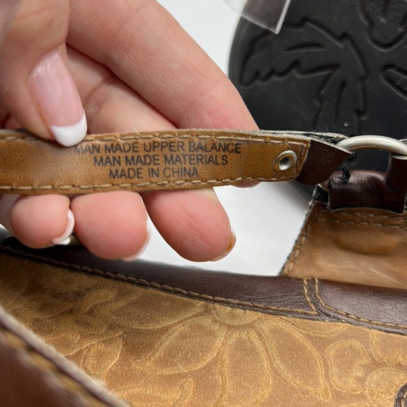 b.o.c. Brown Strappy Sandals size 10 - Picture 10 of 11